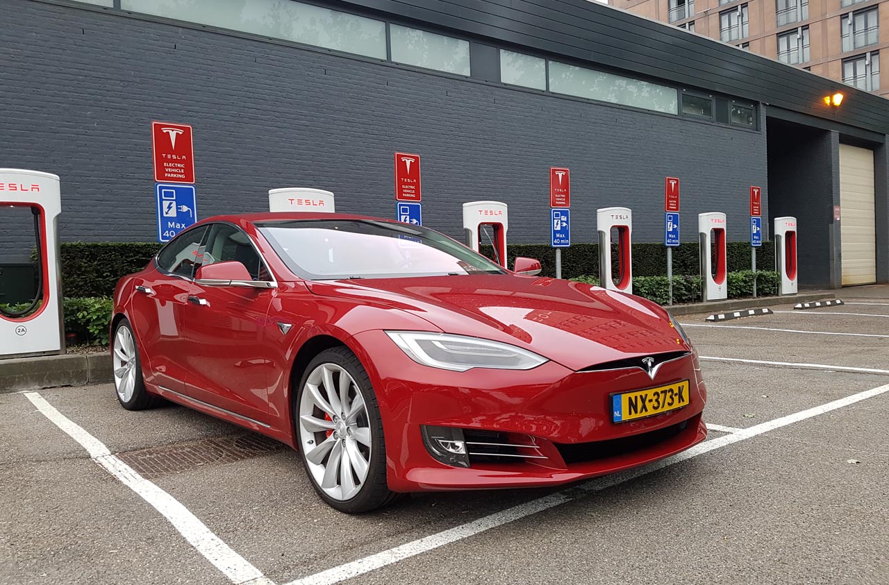Tesla heeft de Model S de afgelopen jaren constant een upgrade gegeven, waardoor rijden met de nieuwste uitvoering weer een andere sensatie is, zeker als P100D Ludicrous.