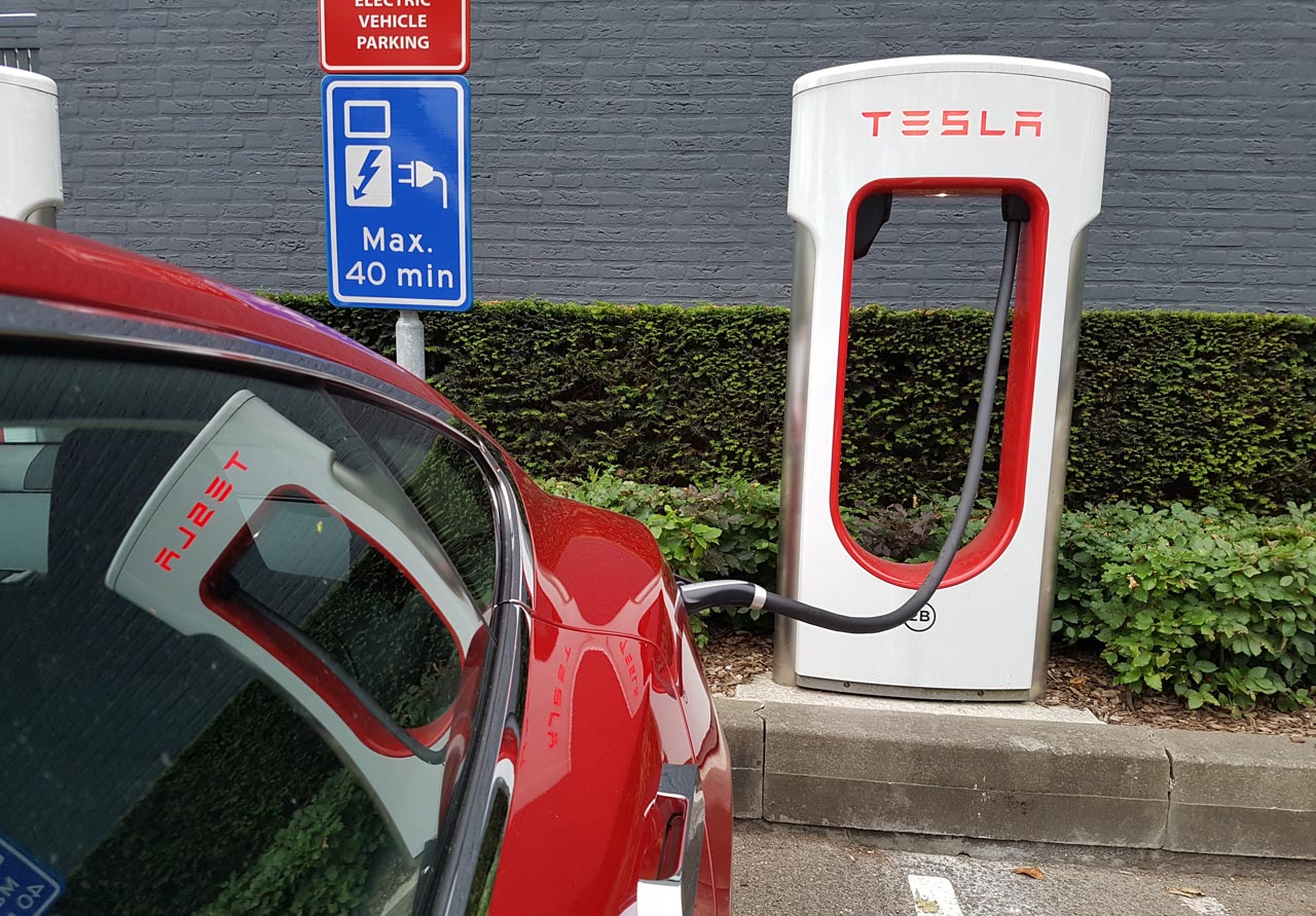 Tesla heeft de Model S de afgelopen jaren constant een upgrade gegeven, waardoor rijden met de nieuwste uitvoering weer een andere sensatie is, zeker als P100D Ludicrous.