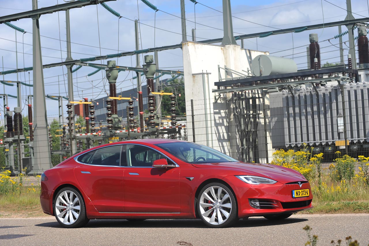 Tesla heeft de Model S de afgelopen jaren constant een upgrade gegeven, waardoor rijden met de nieuwste uitvoering weer een andere sensatie is, zeker als P100D Ludicrous.
