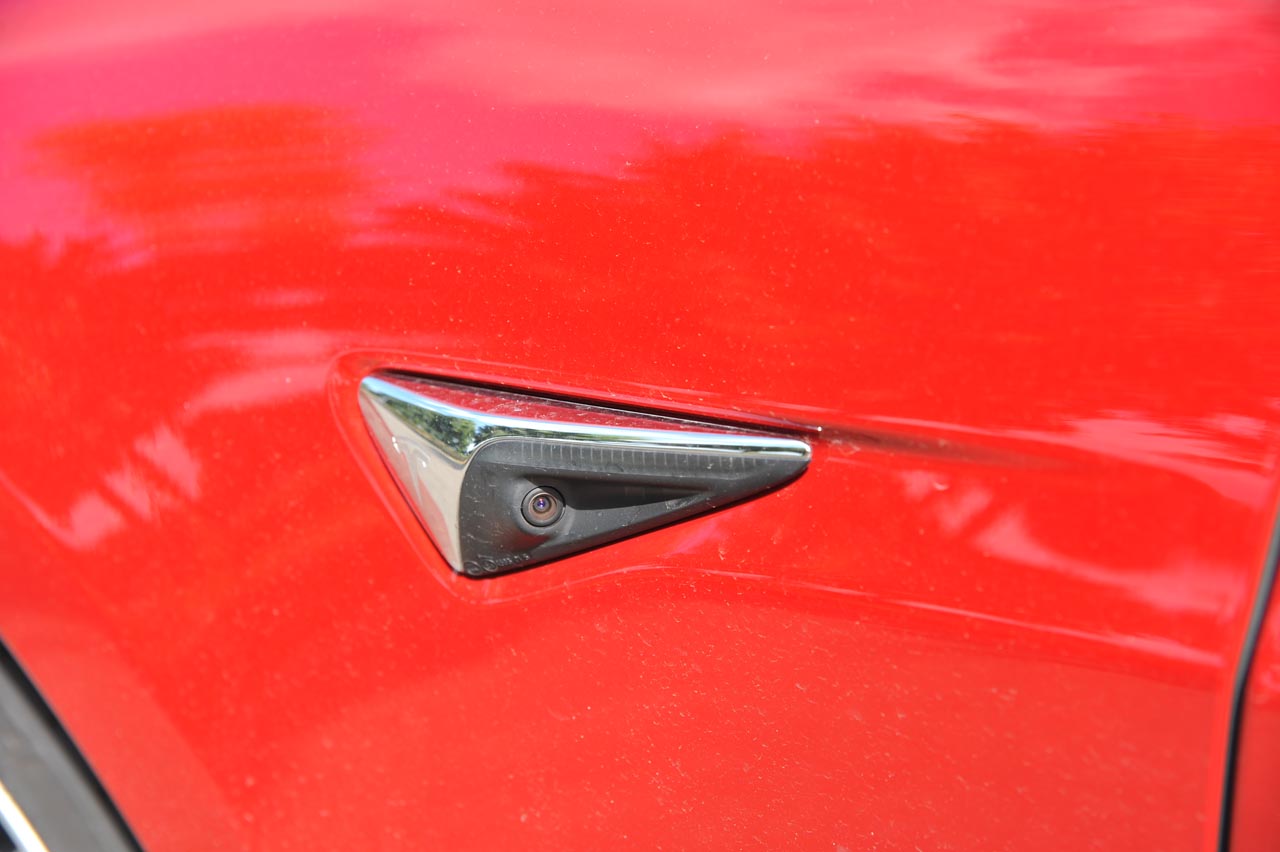 Tesla heeft de Model S de afgelopen jaren constant een upgrade gegeven, waardoor rijden met de nieuwste uitvoering weer een andere sensatie is, zeker als P100D Ludicrous.