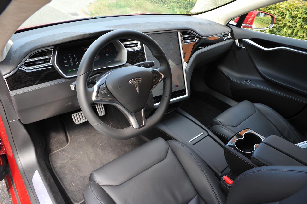 Tesla heeft de Model S de afgelopen jaren constant een upgrade gegeven, waardoor rijden met de nieuwste uitvoering weer een andere sensatie is, zeker als P100D Ludicrous.