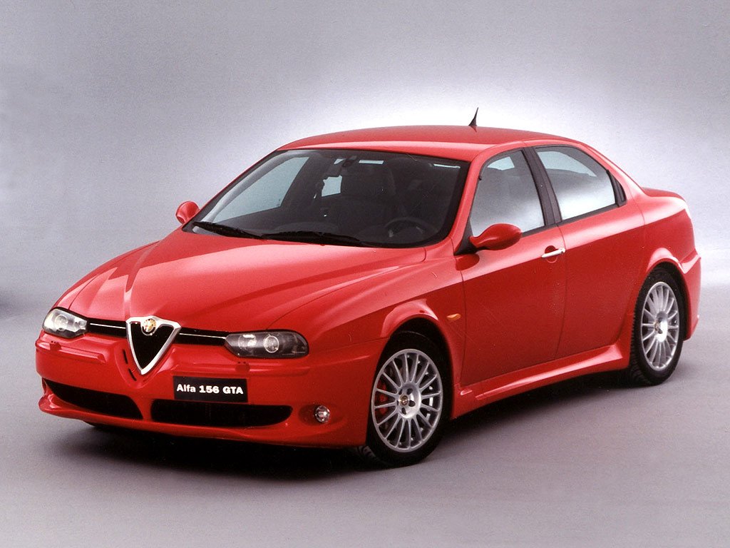De huidige Alfa Romeo Giulia Quadrifoglio kennen we inmiddels, maar hoe zat het ook al weer met de voorgangers daarvan? Tijd voor een historisch overzichtje!