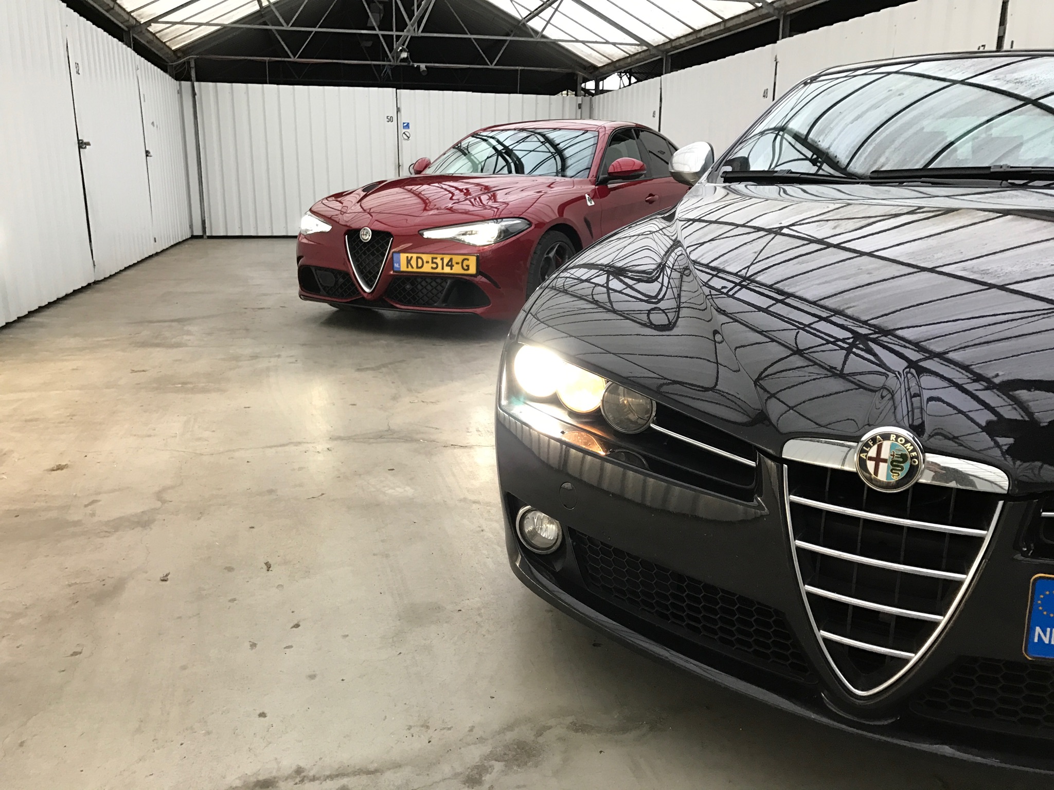 De huidige Alfa Romeo Giulia Quadrifoglio kennen we inmiddels, maar hoe zat het ook al weer met de voorgangers daarvan? Tijd voor een historisch overzichtje!