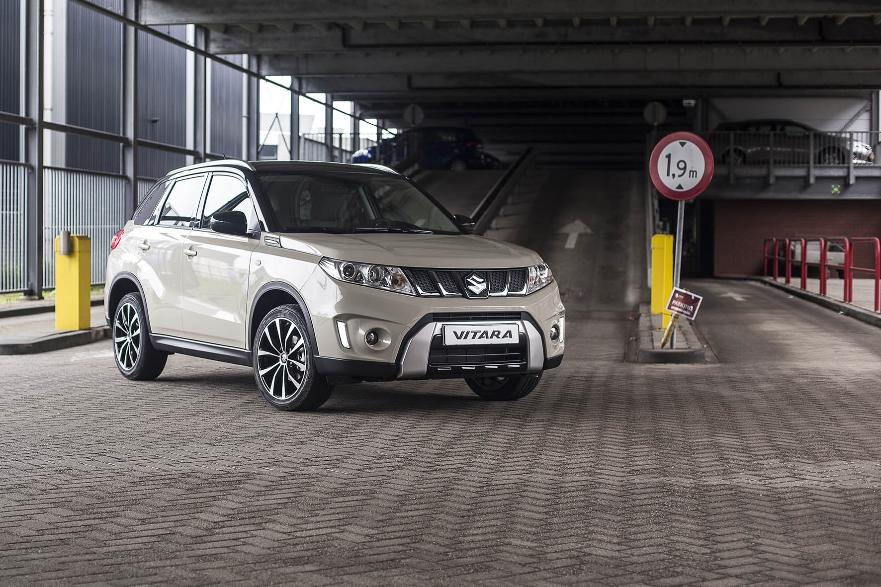 Suzuki introduceert Vitara Limited Edition met extra luxe interieur en een sportievere, stoerdere uitstraling.