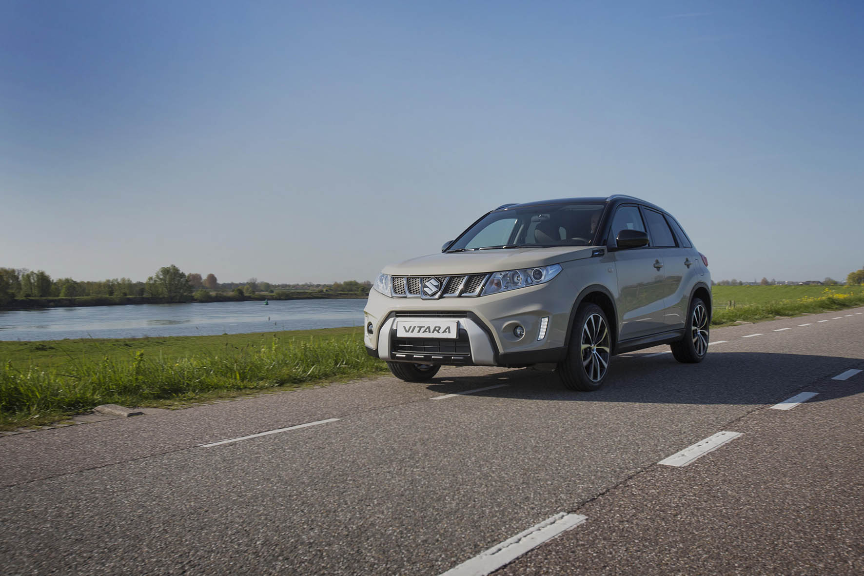 Suzuki introduceert Vitara Limited Edition met extra luxe interieur en een sportievere, stoerdere uitstraling.