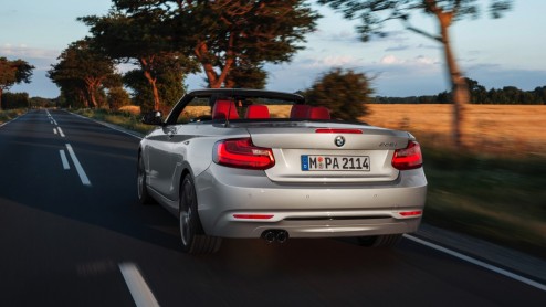 BMW heeft de prijs van de 2 Serie Cabriolet bekendgemaakt. Waar de 1 Serie Cabriolet, zijn voorganger, nog ruim onder de 40 mille bleef, moet voor de open 2 Serie toch echt dieper in de buidel worden.