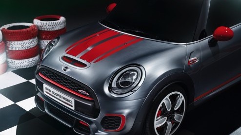 Nieuwe Mini John Cooper Works onderweg naar North American International Auto Show 2014 in Detroit.