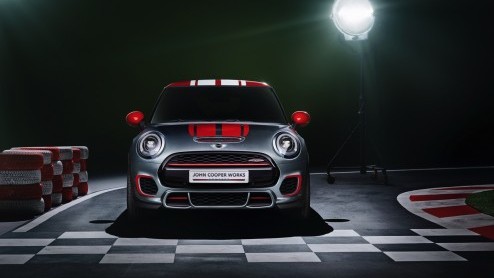 Nieuwe Mini John Cooper Works onderweg naar North American International Auto Show 2014 in Detroit.