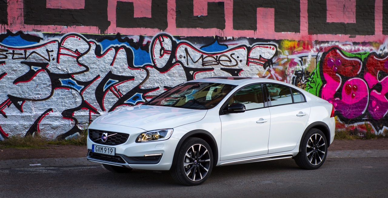 Volvo S60 Cross Country en V60 Cross Country toch met AWD vierwielaandrijving in modeljaar 2016.