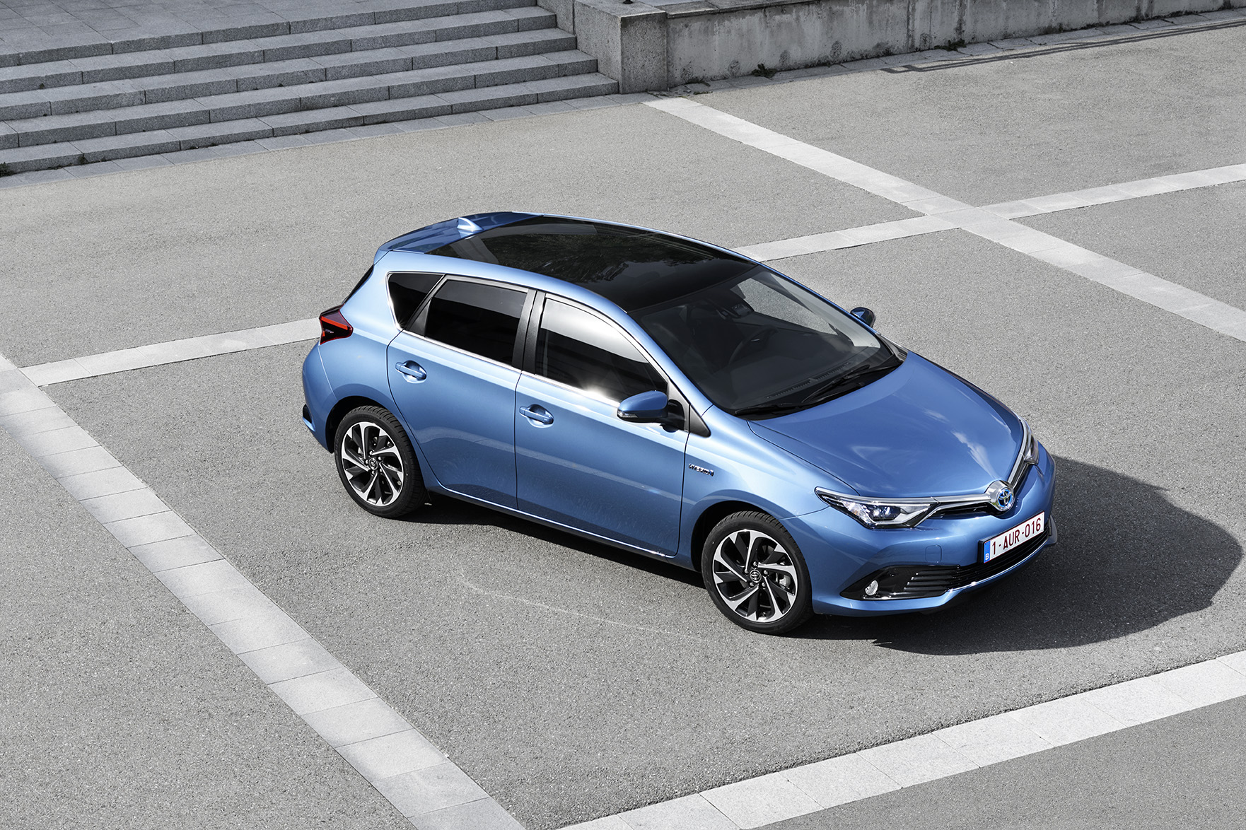 Autotest vernieuwde Toyota Auris, het faceliftmodel heeft meer verfijning en blijft in 2015 zeer interessant voor zakelijk rijders dankzij 14% bijtelling.
