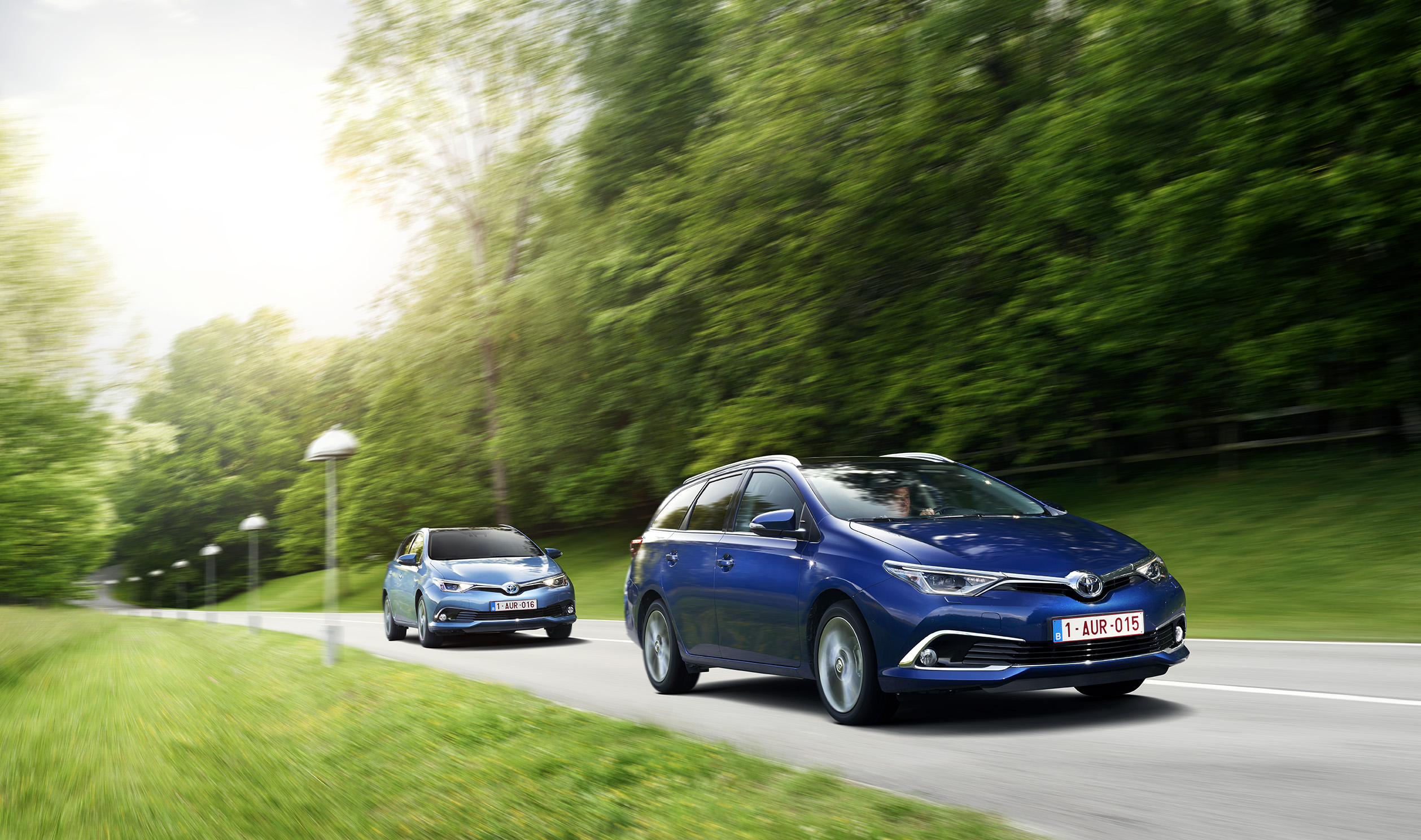 Autotest vernieuwde Toyota Auris, het faceliftmodel heeft meer verfijning en blijft in 2015 zeer interessant voor zakelijk rijders dankzij 14% bijtelling.