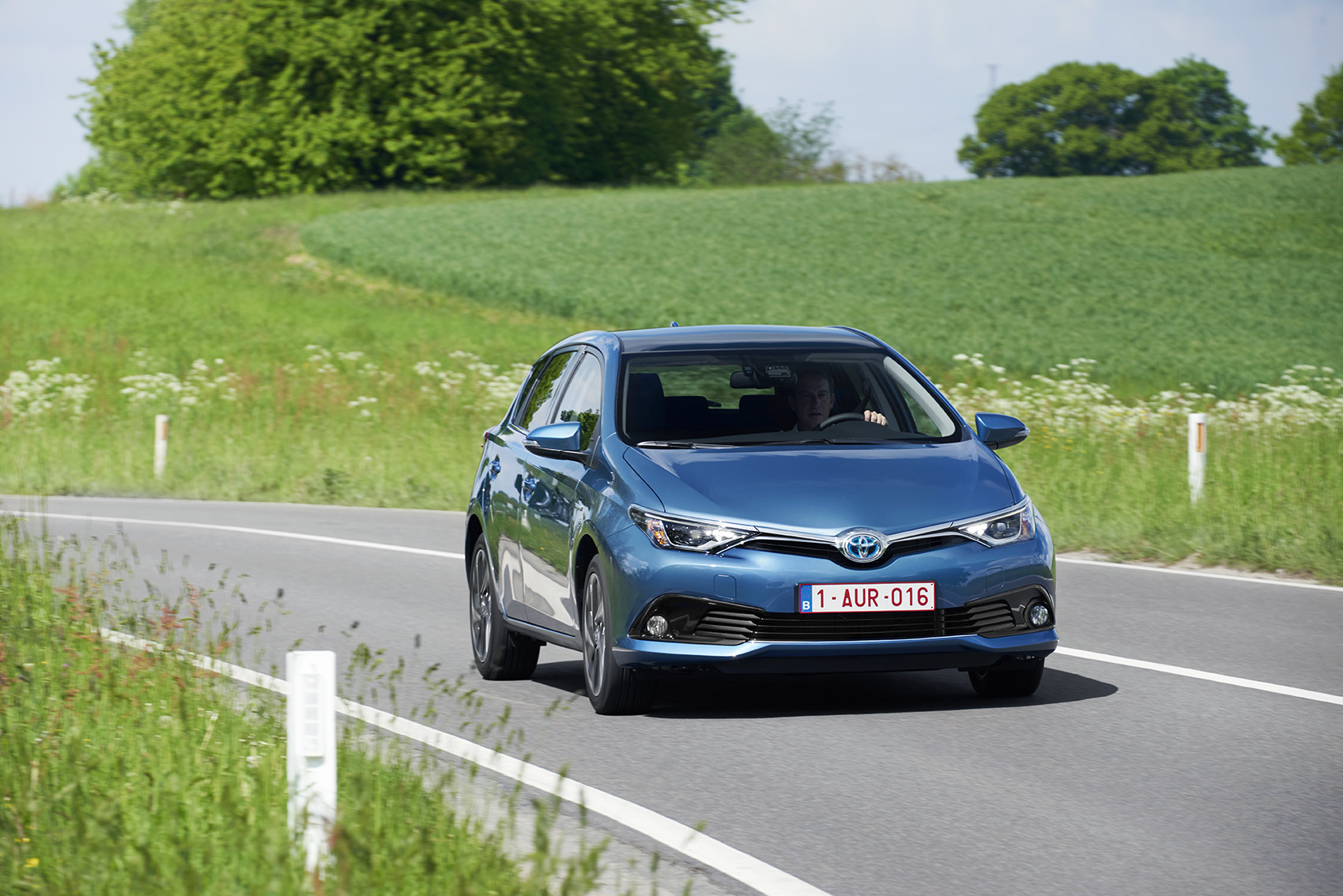 Autotest vernieuwde Toyota Auris, het faceliftmodel heeft meer verfijning en blijft in 2015 zeer interessant voor zakelijk rijders dankzij 14% bijtelling.