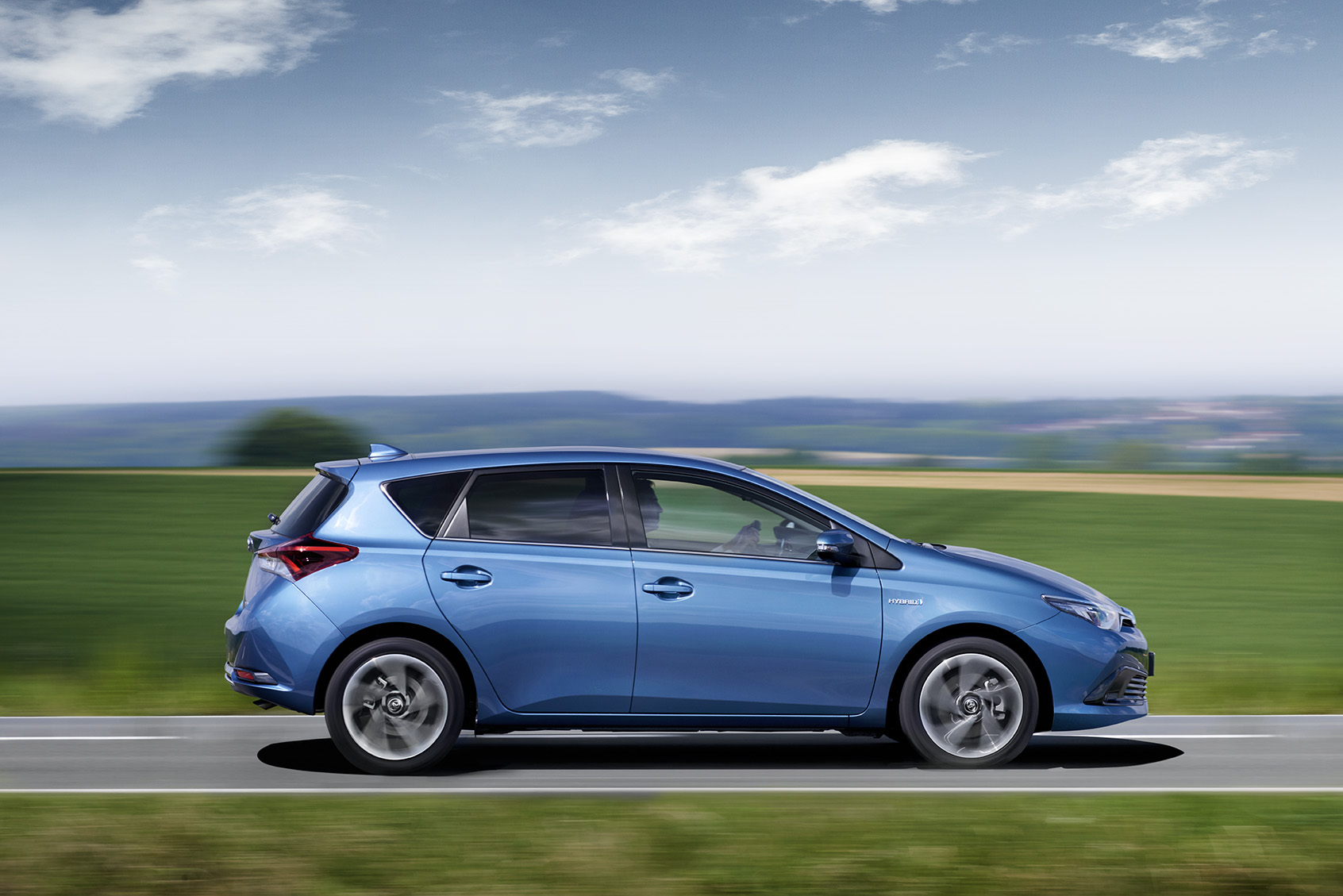 Autotest vernieuwde Toyota Auris, het faceliftmodel heeft meer verfijning en blijft in 2015 zeer interessant voor zakelijk rijders dankzij 14% bijtelling.