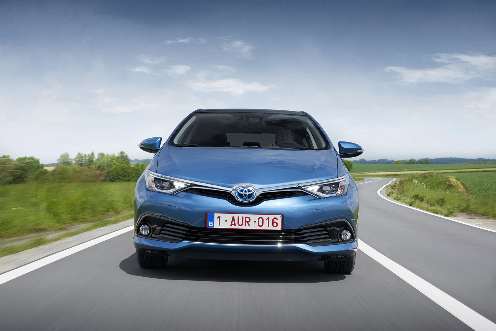 Autotest vernieuwde Toyota Auris, het faceliftmodel heeft meer verfijning en blijft in 2015 zeer interessant voor zakelijk rijders dankzij 14% bijtelling.