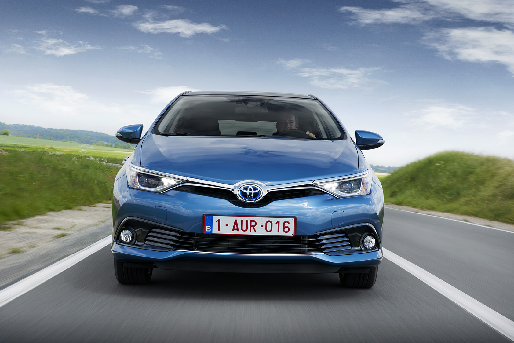 Autotest vernieuwde Toyota Auris, het faceliftmodel heeft meer verfijning en blijft in 2015 zeer interessant voor zakelijk rijders dankzij 14% bijtelling.