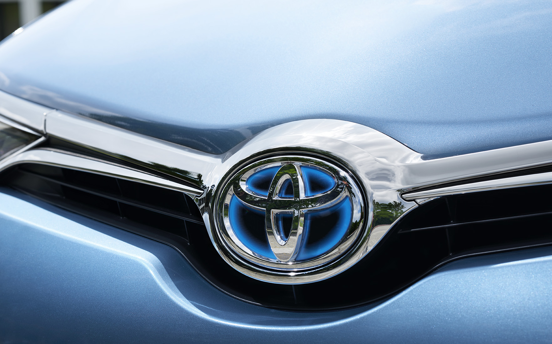 Autotest vernieuwde Toyota Auris, het faceliftmodel heeft meer verfijning en blijft in 2015 zeer interessant voor zakelijk rijders dankzij 14% bijtelling.