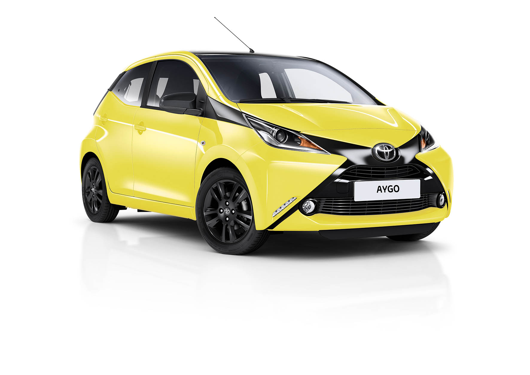 Path Unlimited Card bij aankoop van een Toyota Aygo x-cite cadeau. Je herkent het actiemodel aan zijn kleur yellow frizz.