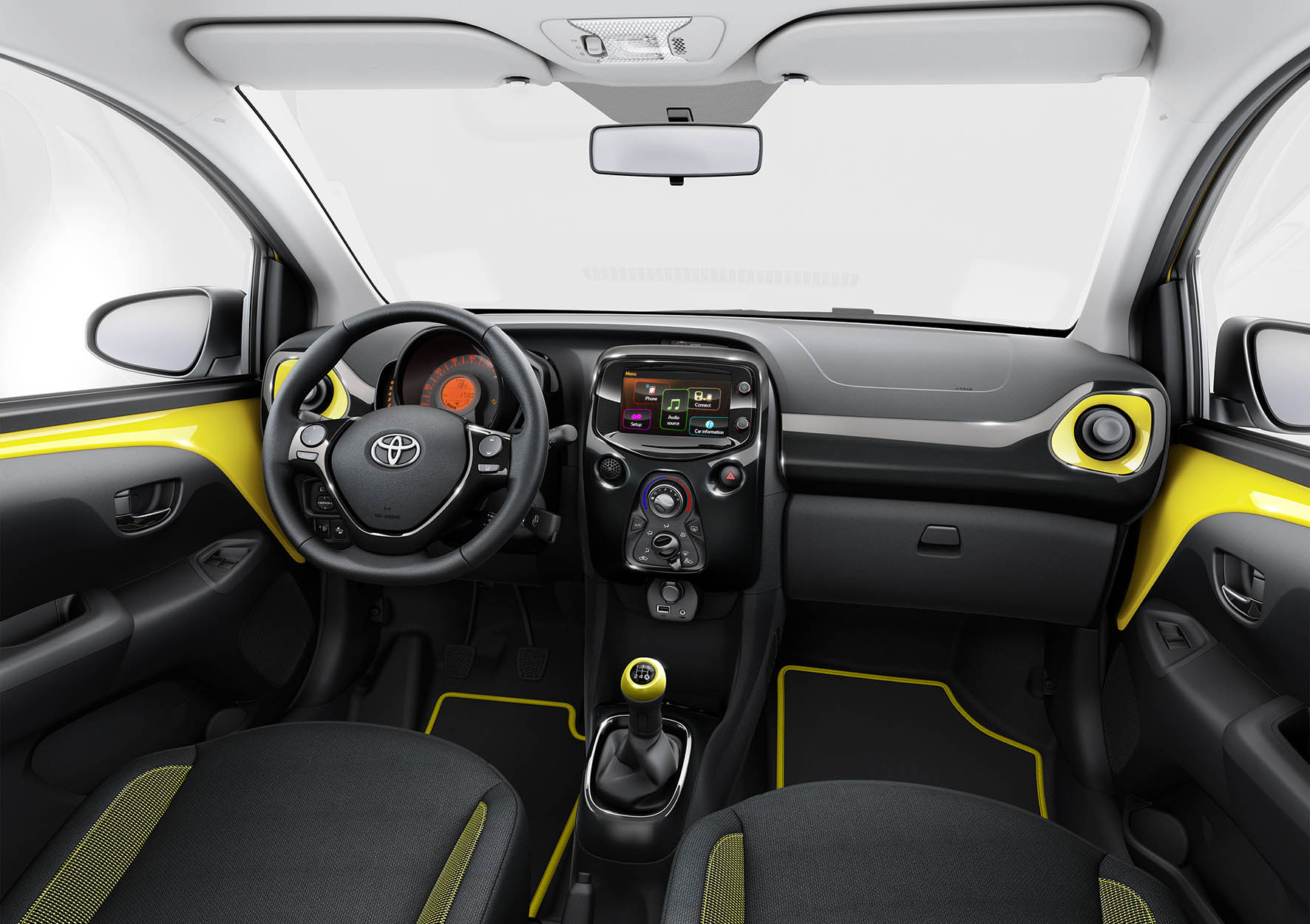 Path Unlimited Card bij aankoop van een Toyota Aygo x-cite cadeau. Je herkent het actiemodel aan zijn kleur yellow frizz.