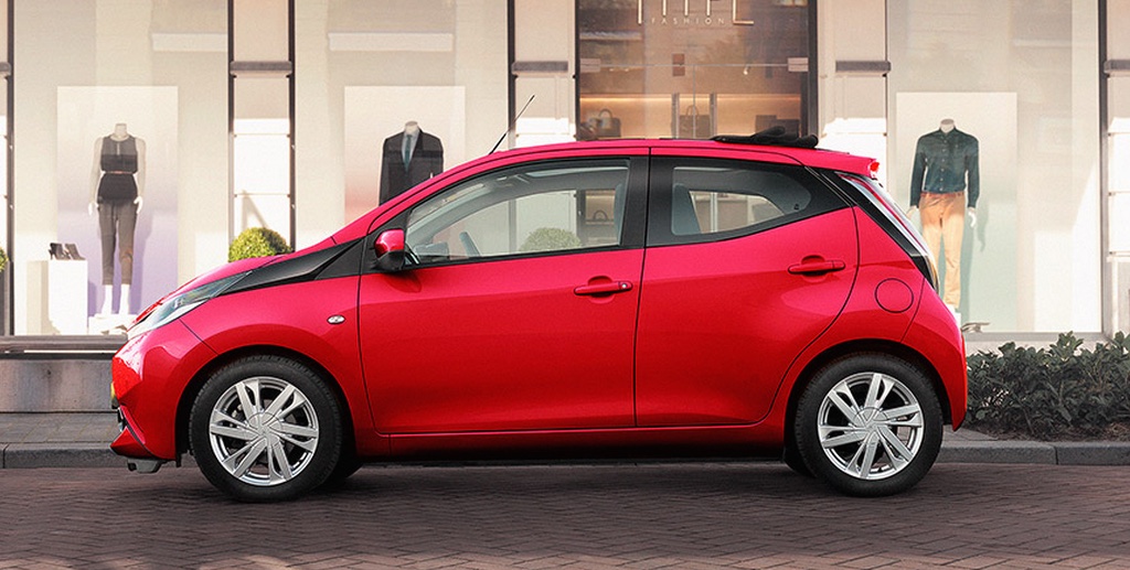 Toyota Aygo x-wave is een nieuwe uitvoering met canvas dak.