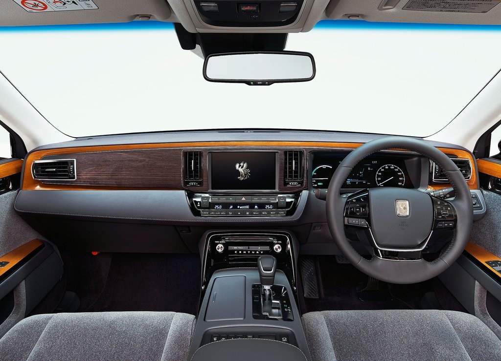 De Toyota Century mag dan het absolute topmodel zijn van het merk, het is waarschijnlijk ook de meest conservatieve auto die tot voor kort nieuw te koop was. Nu is er eindelijk een volledig nieuwe.