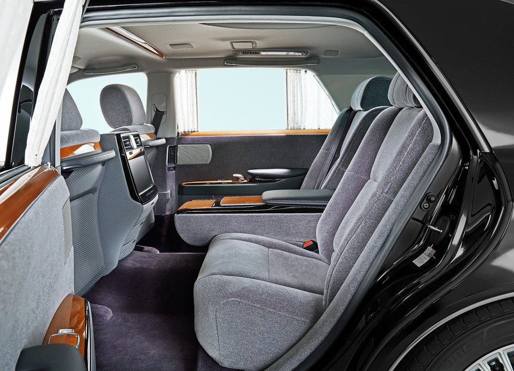 De Toyota Century mag dan het absolute topmodel zijn van het merk, het is waarschijnlijk ook de meest conservatieve auto die tot voor kort nieuw te koop was. Nu is er eindelijk een volledig nieuwe.