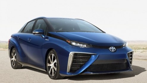 Toyota heeft de productieversie van de Fuel Cell Sedan onthuld. De waterstofauto gaat in 2015 officieel in productie en is volgens Toyota net zo baanbrekend als de Prius hybride in 1997.