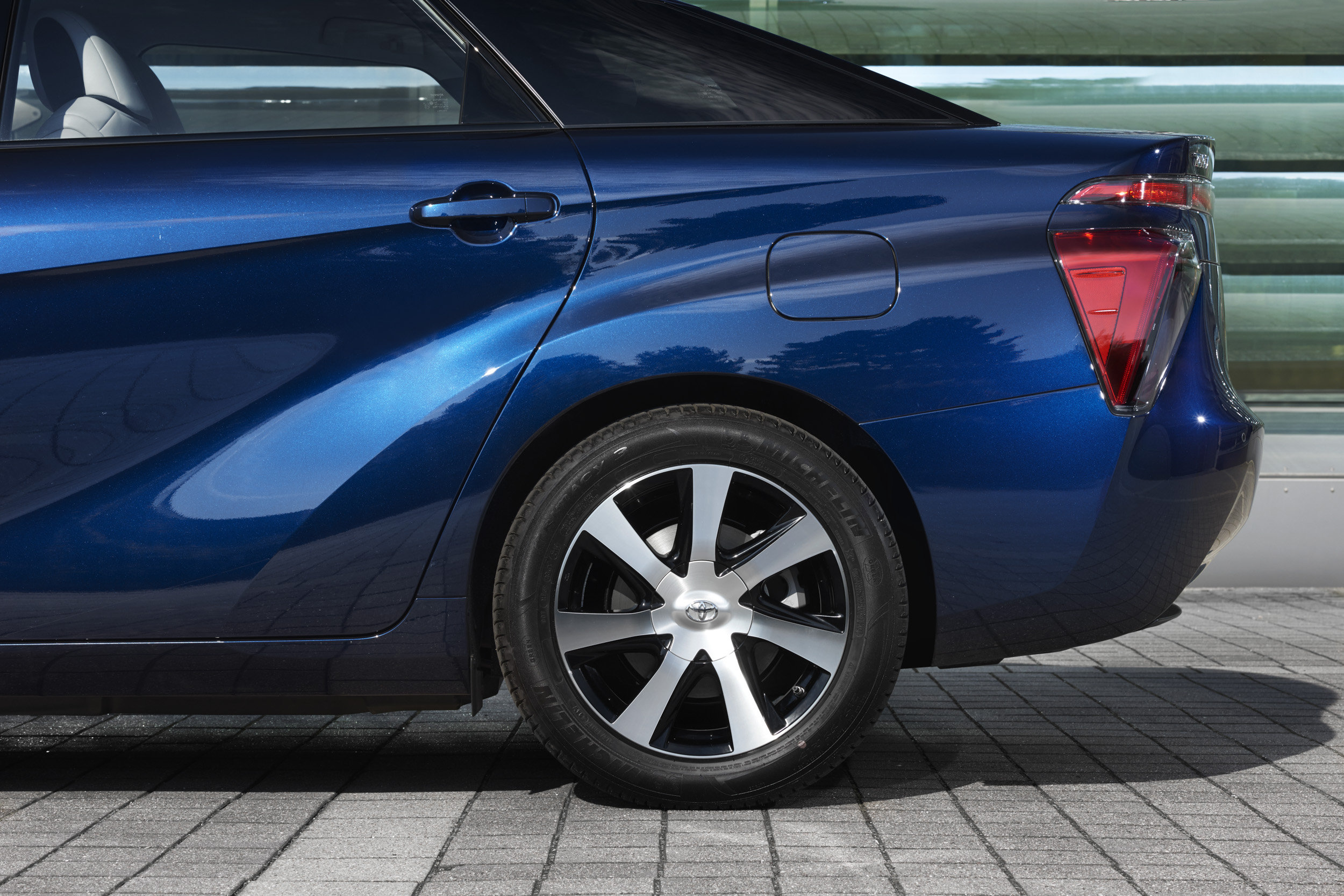 Introductie Toyota Mirai waterstofauto eind 2016 naar Nederland.