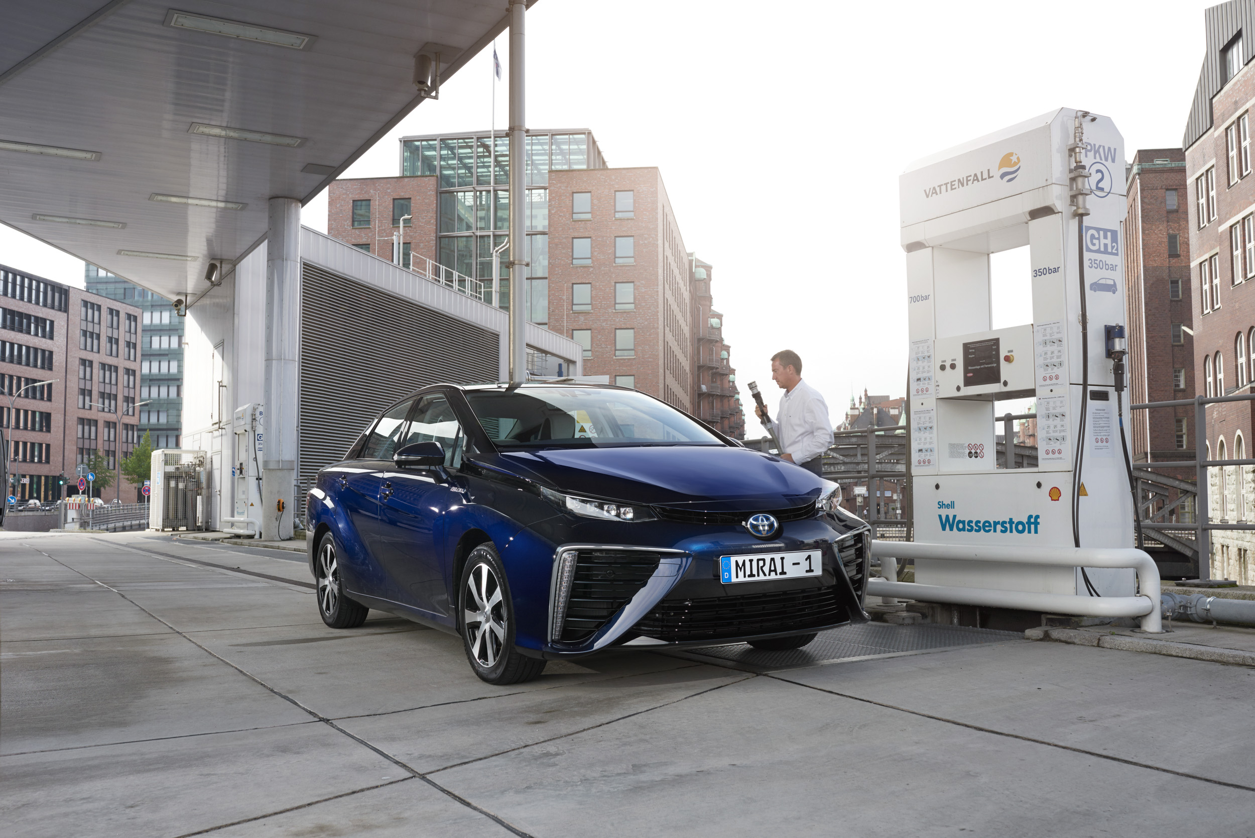 Introductie Toyota Mirai waterstofauto eind 2016 naar Nederland.