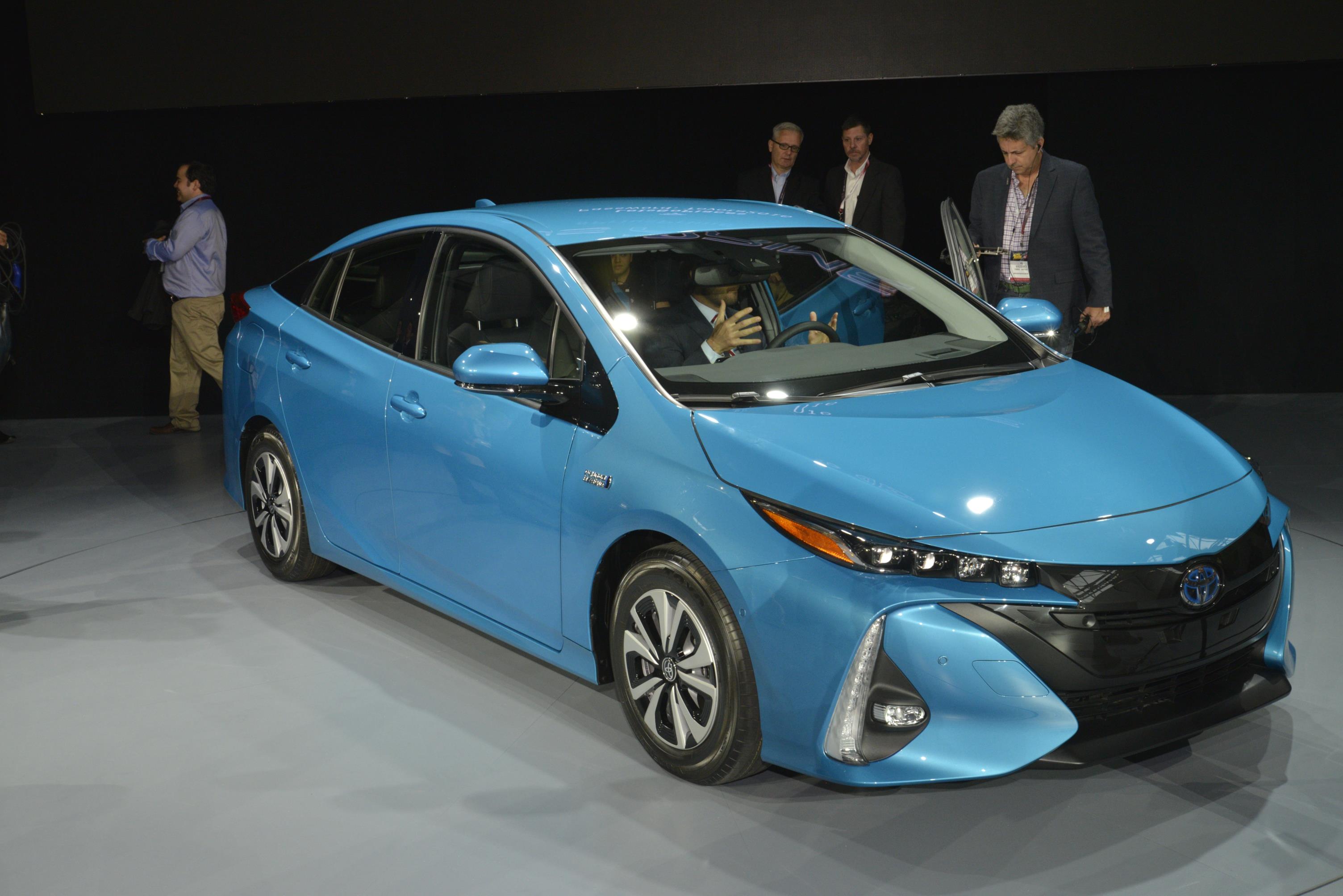 Na de introductie van de nieuwe Toyota Prius komt het merk op de New York Auto Show met de Prius Plug-In Hybrid. De introductie in Nederland vindt eind 2016 plaats.