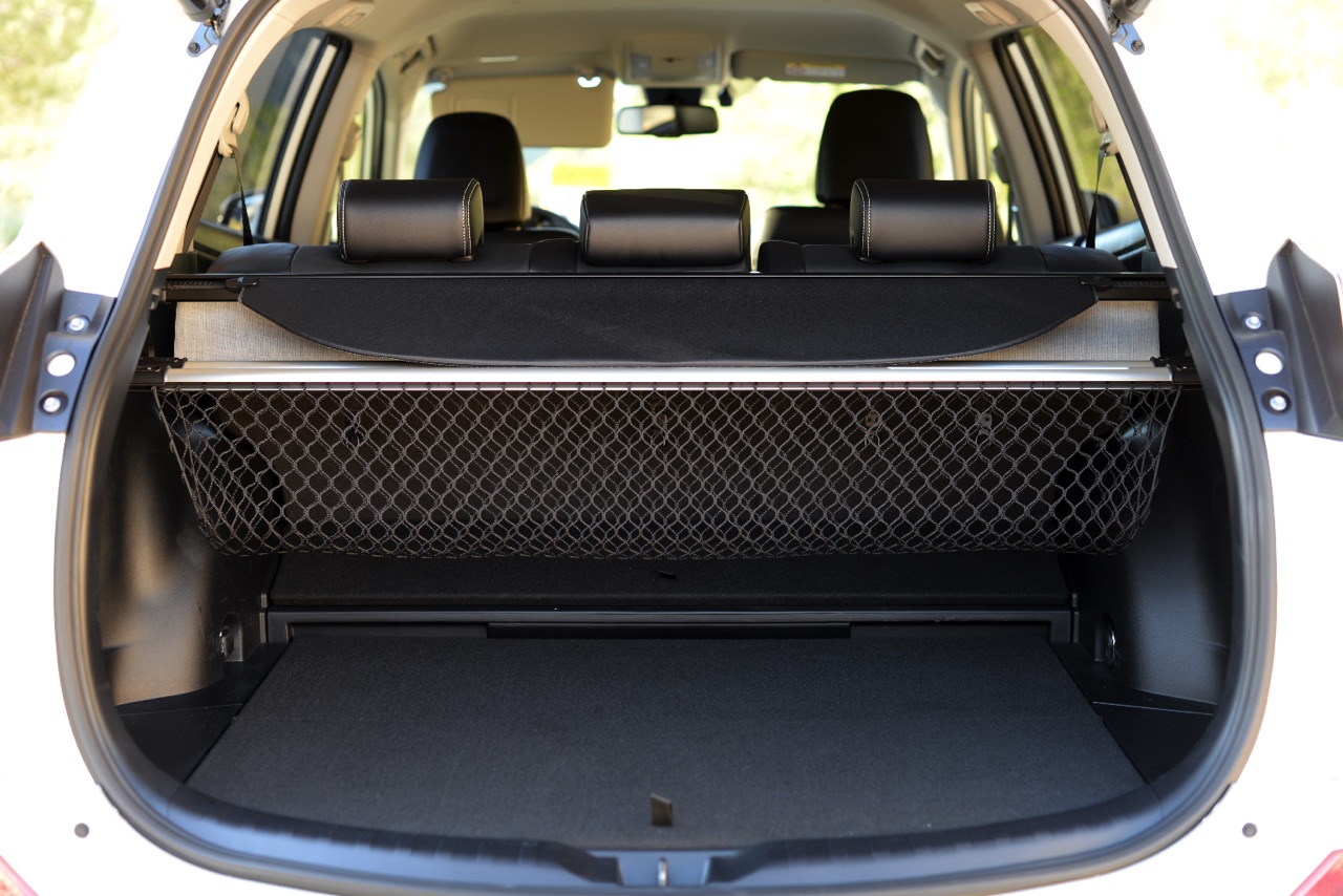 Autotest Toyota RAV4 Hybrid, de hybride SUV van de vernieuwde RAV4 die zuinigheid combineert met bijna 200 pk.
