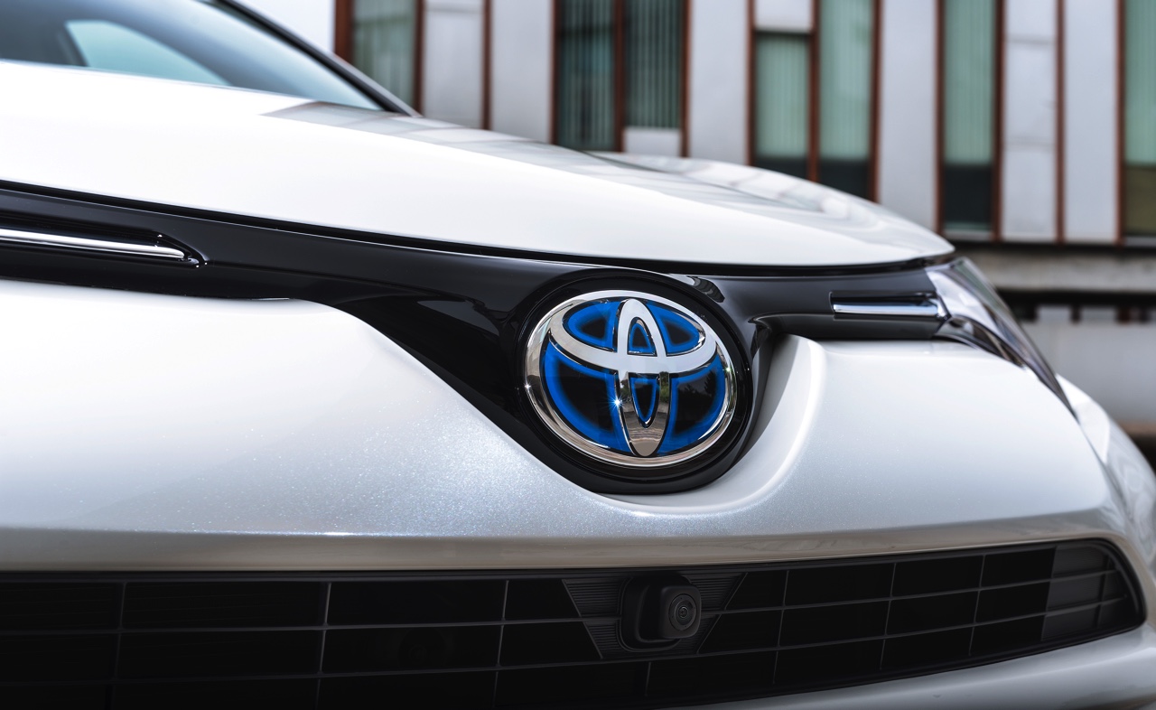 Autotest Toyota RAV4 Hybrid, de hybride SUV van de vernieuwde RAV4 die zuinigheid combineert met bijna 200 pk.