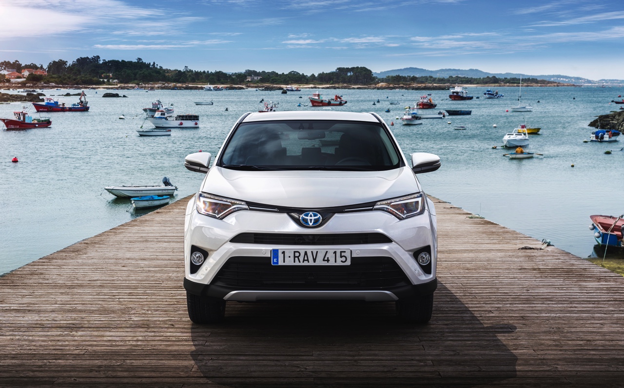 Autotest Toyota RAV4 Hybrid, de hybride SUV van de vernieuwde RAV4 die zuinigheid combineert met bijna 200 pk.