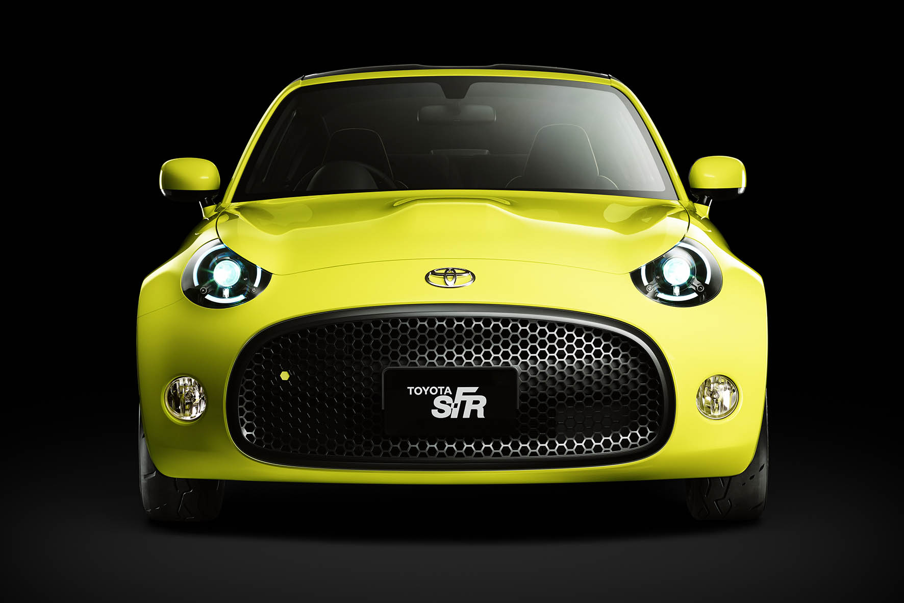 Toyota presenteert FCV Plus, Kikai en SF-R concept cars on Tokio Motor Show. De CH-R crossover gaat medio 2016 in productie.