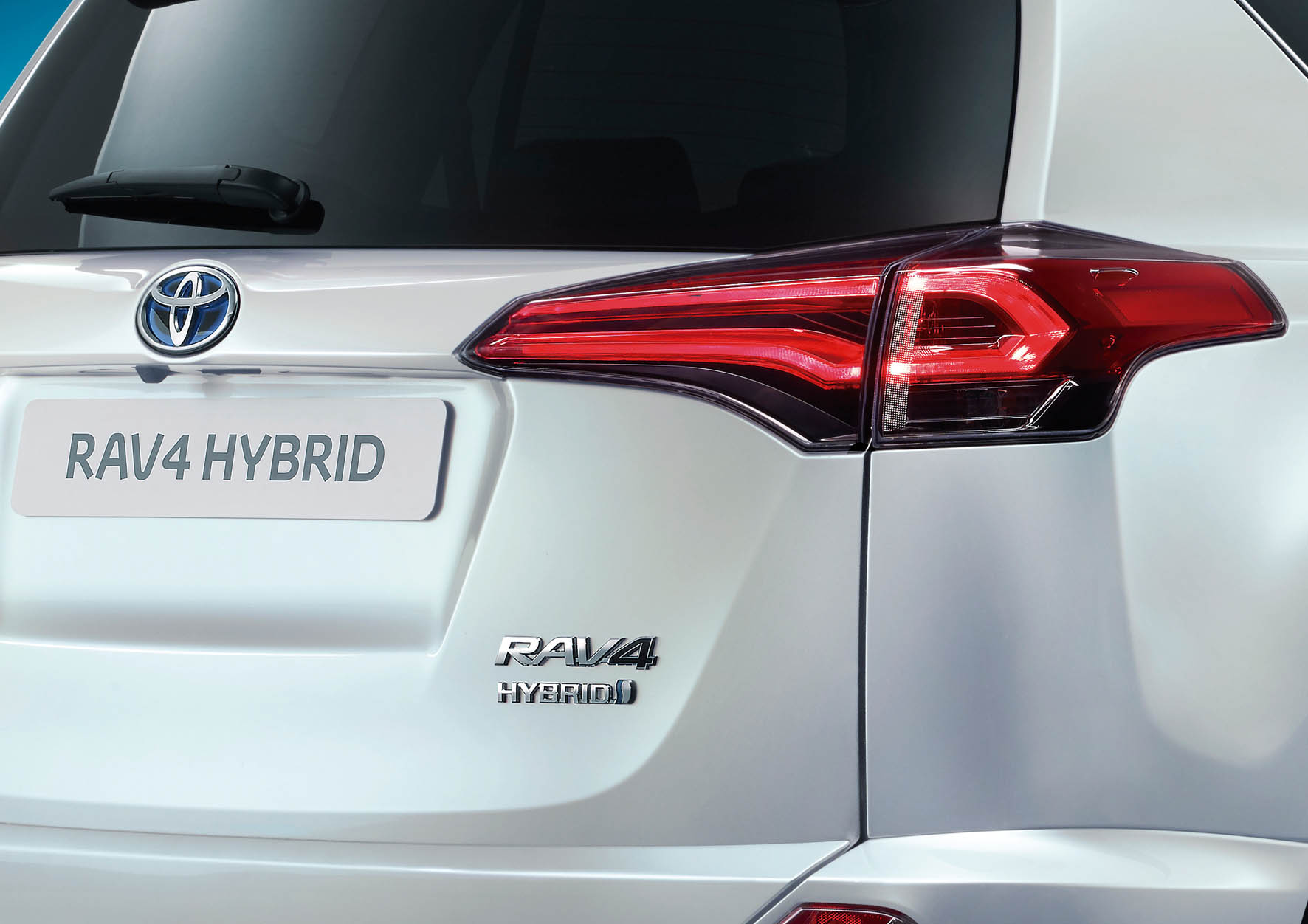 Toyota RAV4 komt ook als hybride. De RAV4 Hybrid staat begin 2016 in de Europese showrooms.