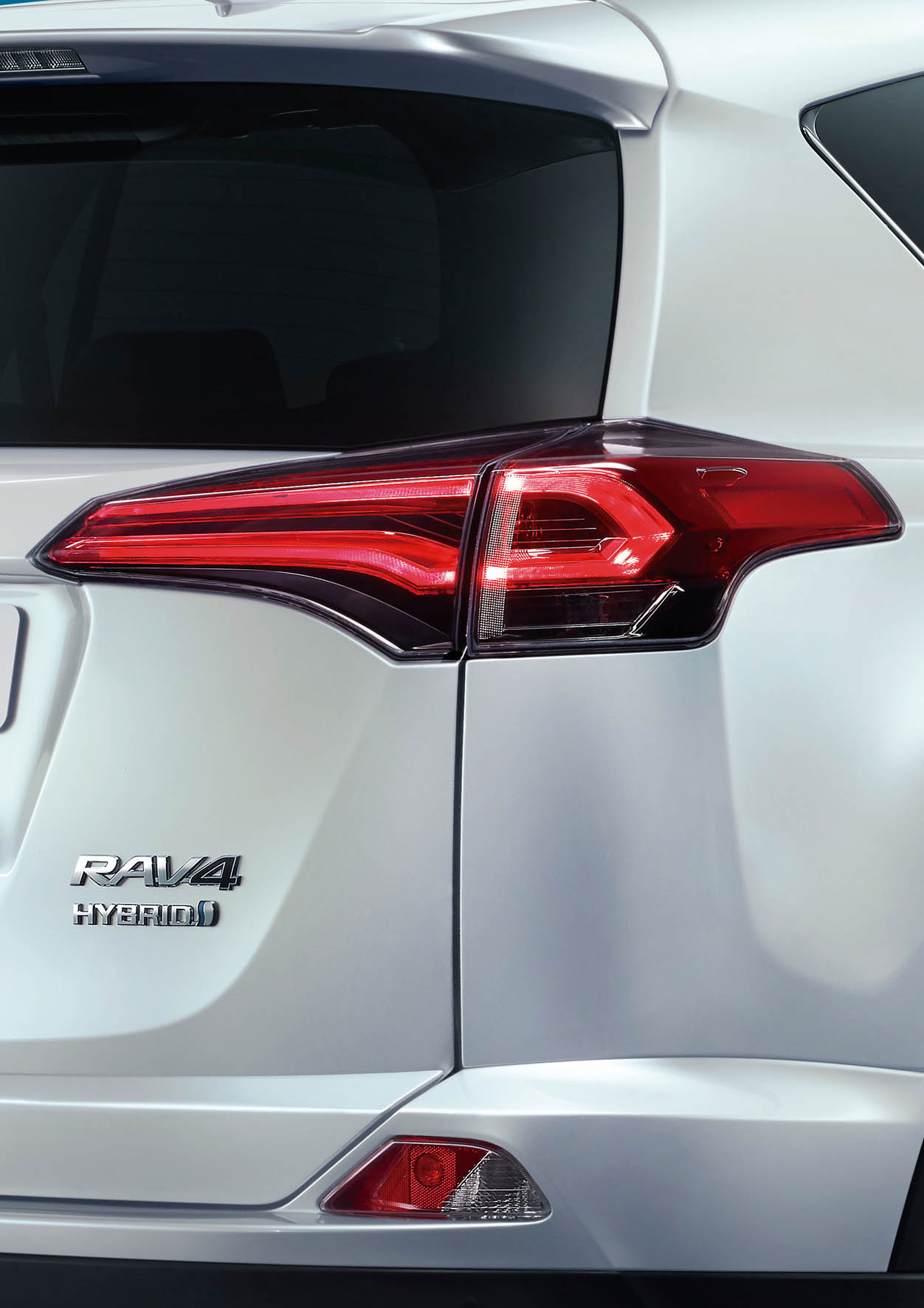 Toyota RAV4 komt ook als hybride. De RAV4 Hybrid staat begin 2016 in de Europese showrooms.