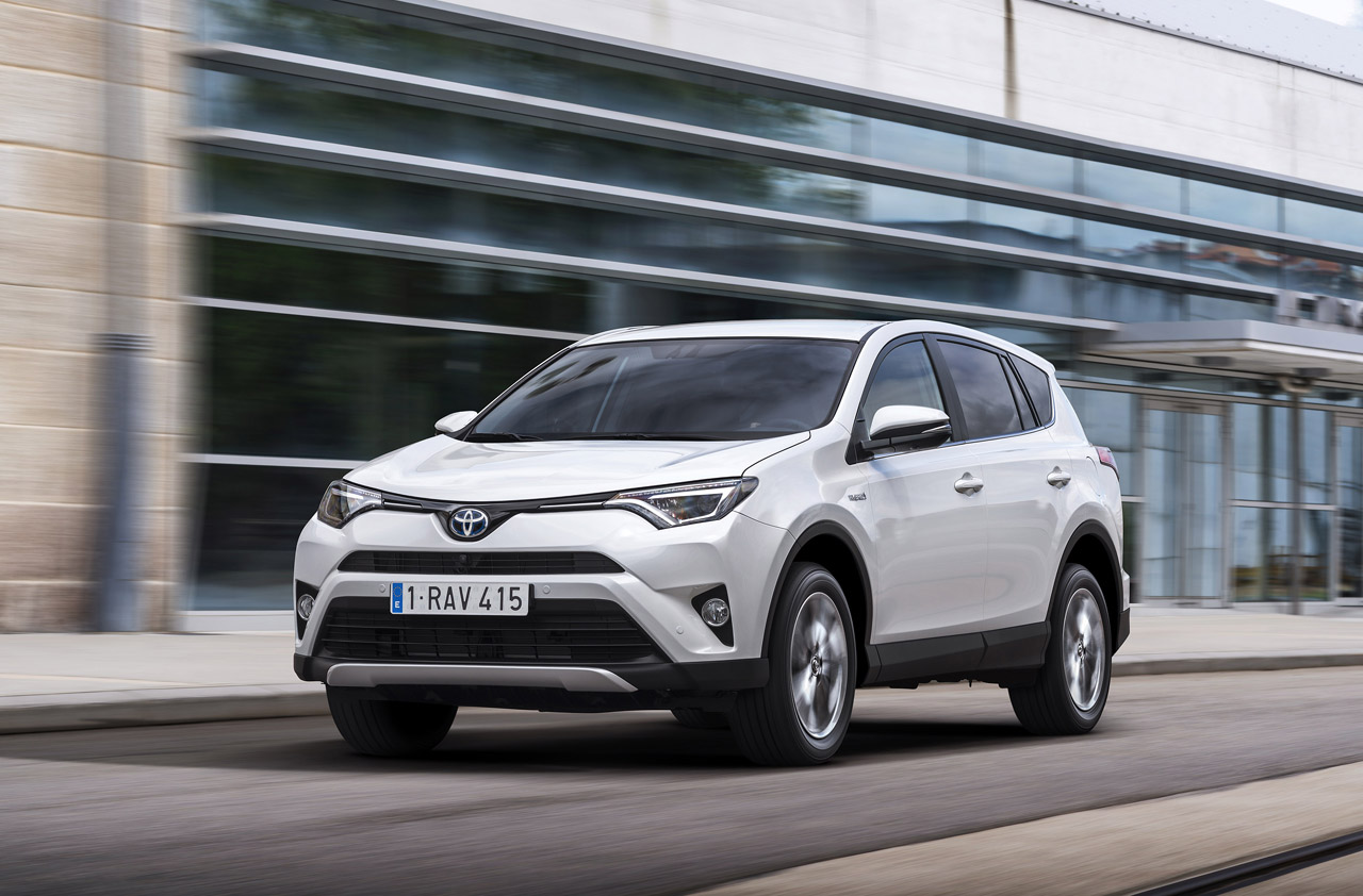 Toyota biedt haar hybride modellen tussen 10 en 30 juni aan voor de prijs van een benzineversie.