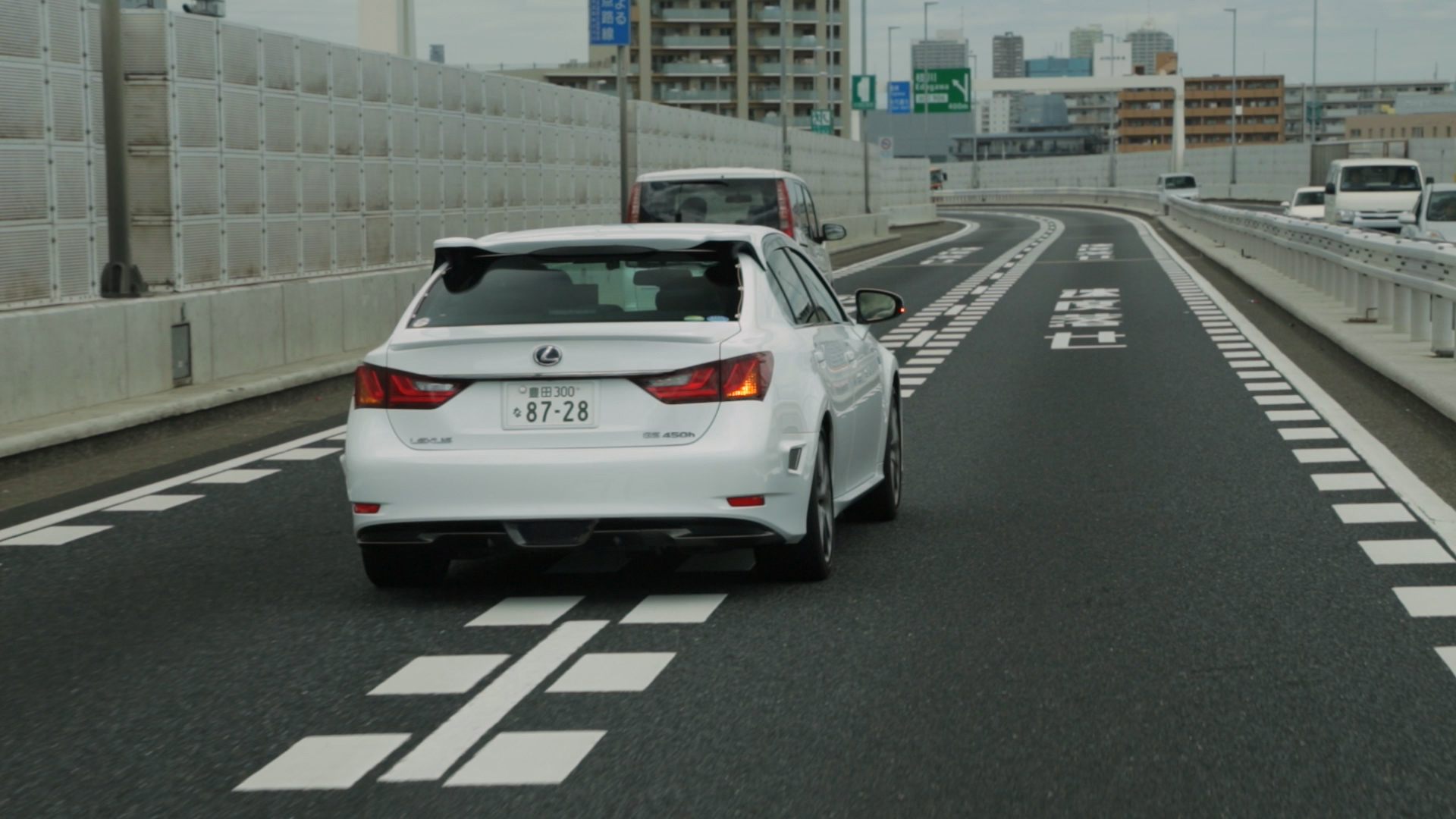 De Toyota Mobility Teammate Concept is een zelfrijdend voertuig dat via Car-To-X in verbinding staat met de infrastructuur en andere medeweggebruikers om de veiligheid onderweg te vergroten.