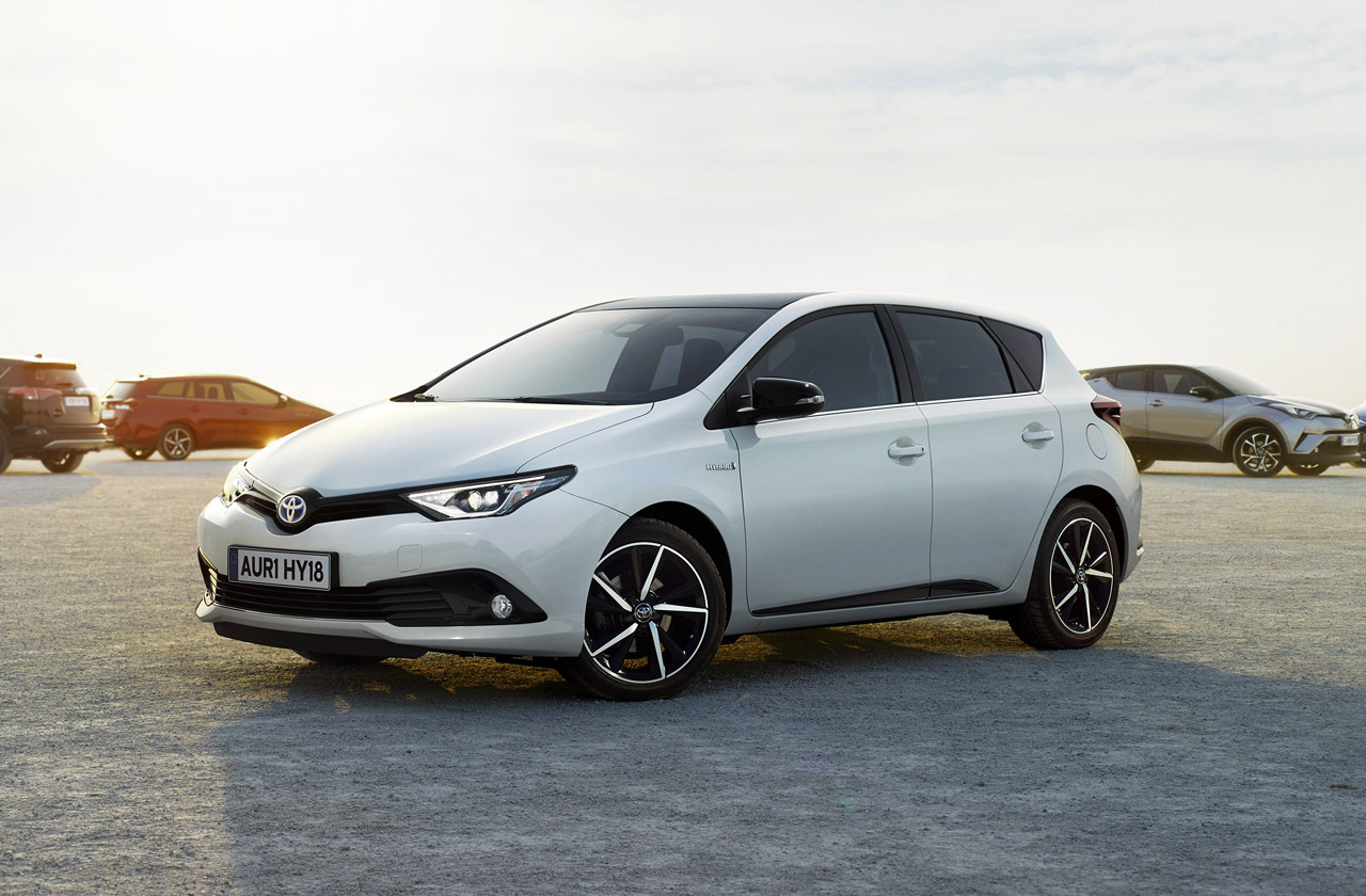 Toyota biedt op dit moment de hybride modellen zonder meerprijs, zowel de Auris, Yaris als C-HR.