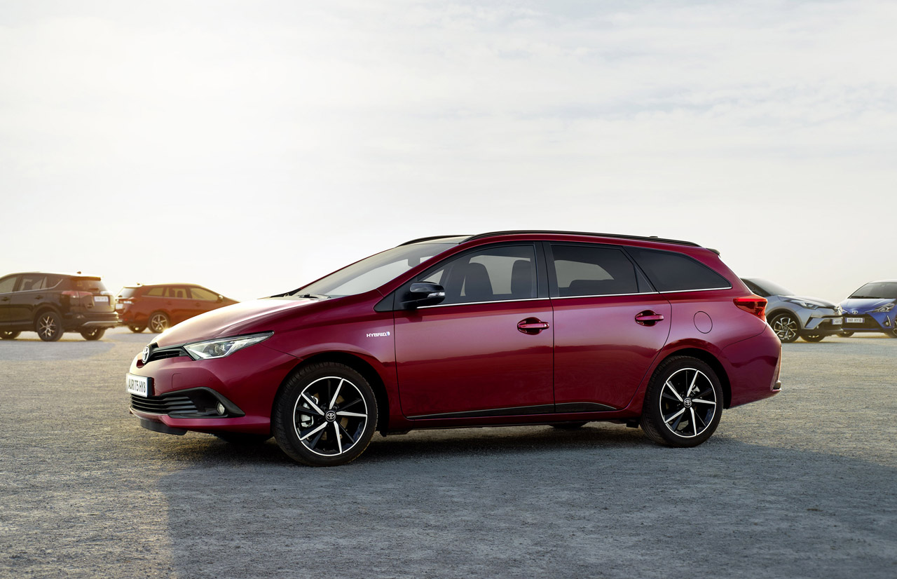 Toyota biedt op dit moment de hybride modellen zonder meerprijs, zowel de Auris, Yaris als C-HR.