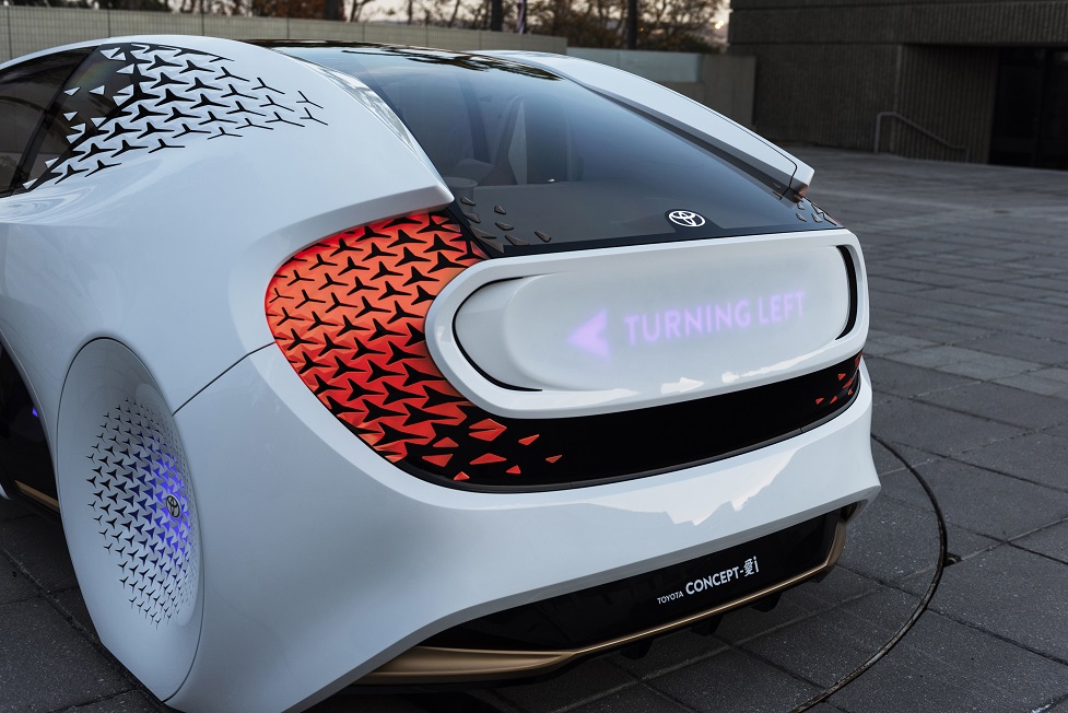 Ook Toyota is aanwezig op de Consumer Electronics Show in Las Vegas. Daar toont het de Concept-i, een autonoom rijdende en futuristische conceptcar die naar je knipoogt.