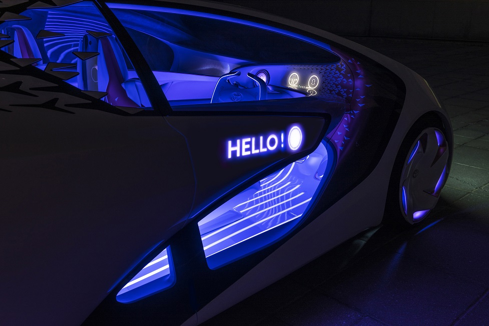 Ook Toyota is aanwezig op de Consumer Electronics Show in Las Vegas. Daar toont het de Concept-i, een autonoom rijdende en futuristische conceptcar die naar je knipoogt.