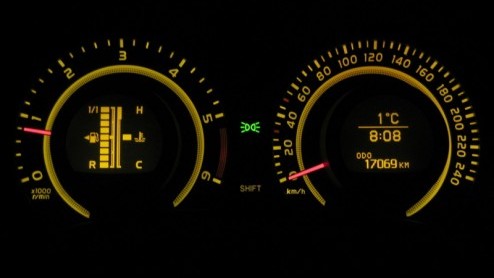 Rood lederen bekleding, subtiele spoilers, dubbele uitlaat n een bijna 180 pk sterke diesel. Deze ingredinten zijn door Toyota toegevoegd aan de normaliter toch wat brave Auris. Het totaalplaatje kr