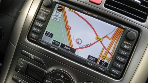 Rood lederen bekleding, subtiele spoilers, dubbele uitlaat n een bijna 180 pk sterke diesel. Deze ingredinten zijn door Toyota toegevoegd aan de normaliter toch wat brave Auris. Het totaalplaatje kr