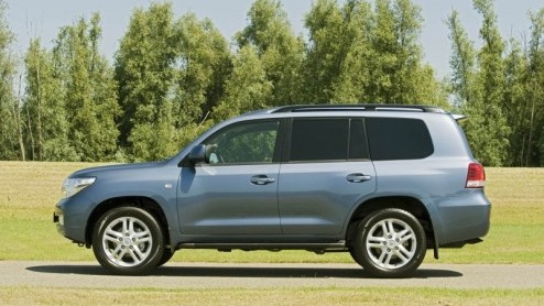 De Toyota Land Cruiser behoeft eigenlijk geen introductie. Het is een onmiskenbare luxe terreinbeul die al jarenlang op een vaste groep trouwe klanten kan rekenen. Sinds kort is Land Cruiser vernieuwd