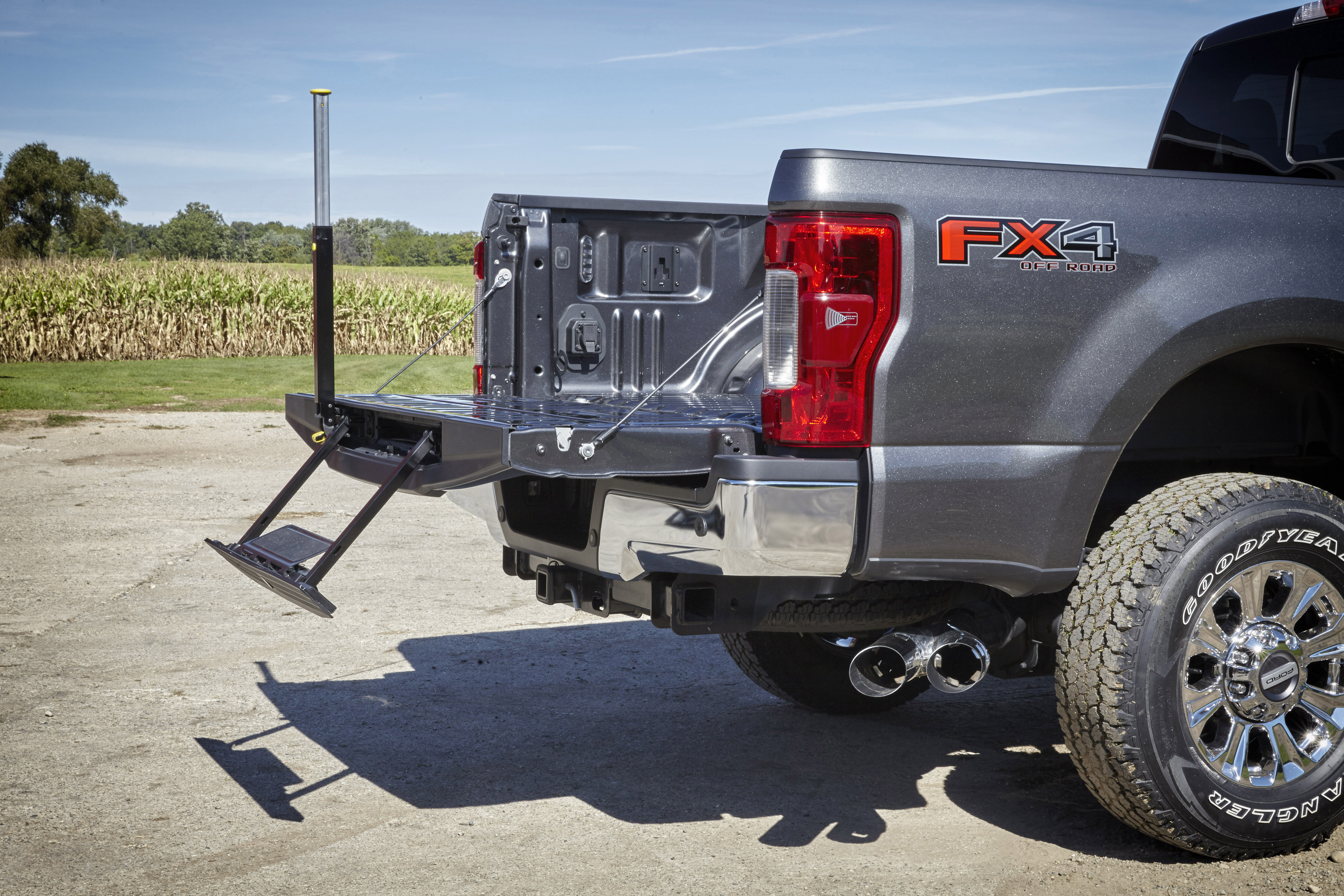 Is de Ford F-150 toch echt een maatje te klein? Goed nieuws. Dit zijn de F-250, F-350 en F-450.
