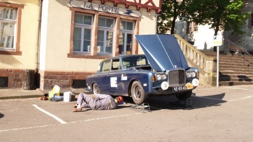 Onlangs werd alweer de 55e editie van de Tulpenrallye verreden. We blikken terug met equipe numero 204 (Jan Jaap Kuiper en Dino ten Have) in een voor deze rally bijzondere auto. Geen Triumph, Austin H