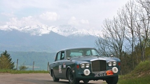 Onlangs werd alweer de 55e editie van de Tulpenrallye verreden. We blikken terug met equipe numero 204 (Jan Jaap Kuiper en Dino ten Have) in een voor deze rally bijzondere auto. Geen Triumph, Austin H