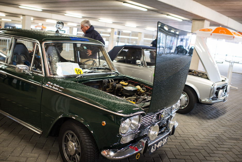 Tulpenrallye Proloog met keuringsdag voor alle equipes op 25 april 2015 bij Athlon Car Lease in Almere.