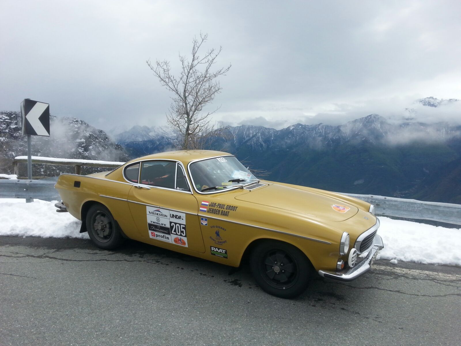 Tulpenrallye 2016: tijdens dag 1 verloopt de route van Saint-Vincent naar Milaan-Noord. En die route bleek direct uitdagend met misleidende kaarten en vijf ronden over het F1 Monza Circuit.