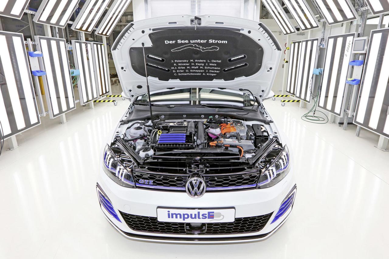Tijdens het jaarlijkse GTI treffen aan de Wrthersee toont het team van Volkswagen twee concepts op basis van de Golf.